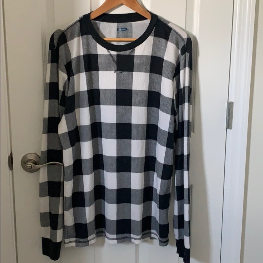 OLD NAVI SWEATER CREWNECK SIZE XL BLACk AND WHITE